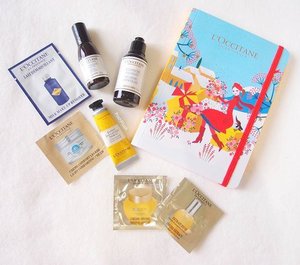 Little goodies from @loccitaneid to brighten up my day. In love with the notes' design and colors. 4 more days till New Year now. I cannot believe how time flies so fast. 
I haven't been able to update my IG and blog a lot because its chaotic here with moving and family events and no internet or TV cable in my new house too 😐 
Nevertheless, have a great monday everyone!!
🎁🎁🎁
#beauty #igbeauty #igmakeup #makeup #skincare #skincareaddict #beautyaddict #instamakeup #makeupjunkie #beautyjunkie #makeupflatlay #flatlay #beautyblogger #indonesianbeautyblogger #beautybloggerid #clozetteco #clozetteid #fdbeauty #highendmakeup #luxurymakeup #welcoming2016 #yearend