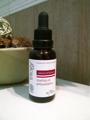 Trilogy Rosehip Oil Antioxidant+
Won it at Lena's auction. Really excited about trying this out.