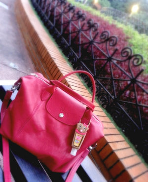 A day in Dufan with Cuir Cyclamen, for me still the most perfect bag for travelling