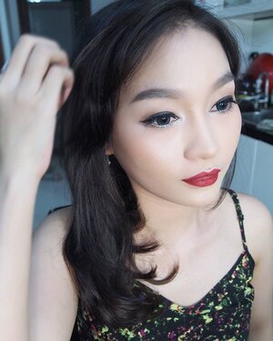 #latepost 
Soft Makeup by request for Birthday Girl @eci03

Makeup and HairDo by @shelleymuc 
#makeup #beauty #shelleymuc #surabaya #makeupartist #mua #shelleymakeupcreation #beforeafter #clozetteID #makeover #muasurabaya #muaindonesia #hairdo #soft #softmakeup #beautifulgirl #softsmokey #glammakeup #glamourmakeup #makeupartistsurabaya #surabayamakeupartist #correctivemakeup