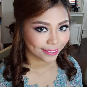 Graduation makeup for the sweetie @kbunga

Makeup by @shelleymuc 
HairDo by @esther_sthefanie 
#makeup #beauty #shelleymuc #surabaya #makeupartist #mua #shelleymakeupcreation #beforeafter #clozetteID #makeover #muasurabaya #muaindonesia