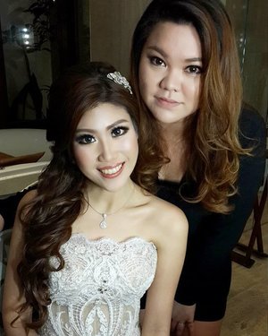 My Bali bride,  @irenewahyuni 
Makeup by @shelleymuc
HairDo by @tominjoo 
Gown by @meedjin 
#makeup #beauty #shelleymuc #surabaya #makeupartist #mua #shelleymakeupcreation #beforeafter #clozetteID #makeover #muasurabaya #muaindonesia #hairdo #soft #softmakeup #beautifulgirl #wedding #weddingmakeup #bridal #bridalmakeup #bride #Bali #surabayamua #theedgebali #beautifulbride #baliwedding #balibride #wisnuireneakhirnyakawin