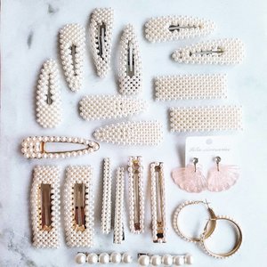 faux pearls.
handpicked by @carolinmalie
•
•
•
•
•
•
•
•
•
•
#clozetteid #dearestviewfinder #beautifulmatters  #darlingdaily #lookbookindonesia #dametraveler #theheartcaptured #finditliveit #thehappynow #wheretofindme #ootd #ファッション #스타일 #コーデ #littlestoriesofmylife #abmlifeiscolorful #pathport #momentsofmine #thesincerestoryteller #ofsimplethings #vscoindonesia #vsco