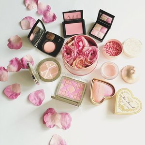 Dried roses and pink blushes#fdbeauty #clozetteid #makeup #makeupaddict #makeupjunkie #pink #pinkcollection #roses #guerlain @guerlain #chanel #achanelshot #dior #nars #givenchy #laduree