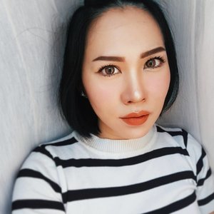 Last post of @emcosmetics series (for now)
This is Infinite Lip Cloud Faded Clementine on me. ♡ it so so much!
•
•
•
•
•
•
•
•
•
•
#clozetteid #motd #emcosmetics #makeupjunkie #makeupaddict #makeuplover #momblogger #momblog #wakeupandmakeup #ilovemakeup #indobeautygram #indonesianbeautyblogger #beautybloggerindonesia #beautyblogger #makeuplook #mommyblogger #makeuptalk #powerofmakeup #ビューティー #春メイク #화장품 #메이크업 #コスメ #メイク動画 #アイメイク #プチプラ #메이크업 #인스타뷰티 #fotd #ivgbeauty #beautybloggerid