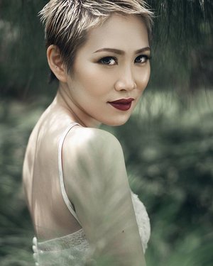 #throwback kinda miss my blonde pixie.
Photo courtesy of @utterlymemagazine, captured by @sharonangelia, brushed by @milawijaya ♡
•
•
•
•
•
•
#clozetteid 
#clozette 
#utterlyme #utterlymemagazine #indonesianbeautyblogger
#indobeautygram