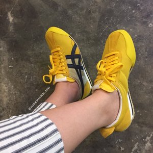 Hello Yellow! Too comfortable with my own shoes, this sneaker is a keeper! #onitsukatiger #sneakers