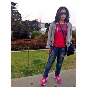 Golden Gate Bridge 📷 #etravel #travelling #estyle #style #look #lookoftheday #outfit #outfitoftheday #fashionoftheday #instalook #instafashion #clozettedaily #clozetteid #fashion #ootd #femaledaily