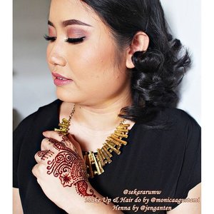 #henna by @jenganten @andhikalady
#makeup & #hairdo by @monicaagustami
.
#muajogja #beauty #clozetteid