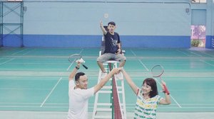 Latihan bulu tangkis bareng @adham dan @aryanatar di @klubkelapagadingSalah satu fasilitas sport club di @klubkelapagading ada lapangan badminton yg besar dan instagramable ~ #bloggersdaykkg #blogger #lifestyleblogger #badminton #badmintontime #badmintonplayer #ootd #clozetteID