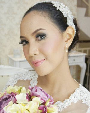 Bridal makeup for incess uty 😉😉😉 Makeup inquiry 
Email to : info@avante-studio.com
WA only : 08159153217
.
.
.
.
.
.
.

#fotd #makeup #potd #eotd 
#wakeupandmakeup #powerofmakeup #beautyblogger 
#beautybloggerindonesia #bridalmakeup #muajakarta
#mua #indobeautygram #motd #motdindo #clozetter #beautygram  #clozette #maryammaquillage  #makeuplover  #beautyjunkie #clozetteid  #vegas_nay #undiscovered_muas #fdbeauty 
#beautybloggerid #dressyourface #like #like4like #weddingmakeup #beauty