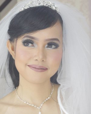 Bridal makeup on @fanisihombing24 brush by yours truly 😉 .
.
.
.
.

#fotd #makeup #potd #eotd 
#wakeupandmakeup #powerofmakeup #beautyblogger 
#beautybloggerindonesia #bridalmakeup #muajakarta
#mua #indobeautygram #motd #motdindo #clozetter #beautygram  #clozette #maryammaquillage  #makeuplover  #beautyjunkie #clozetteid  #vegas_nay #undiscovered_muas #fdbeauty 
#beautybloggerid #dressyourface  #weddingmakeup #beauty #like #like4like