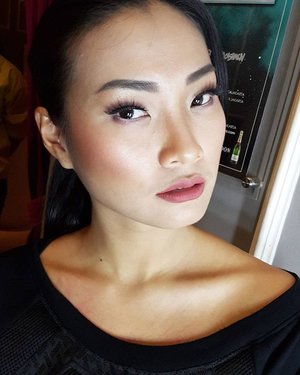 My makeup "Natural Sporty Look" for yesterday's beautiful muse @jesslyn_limmPresenting #trendwarnakrakatau2016 from @sariayu_mt eyeshadow K-02 and duolips matte K07#mua #makeup #naturalmakeup #motd #wakeupandmakeup #dressyourface #lookamillion #muajakarta #style #hudabeauty #vegas_nay #beauty #beautyblogger #clozette #clozetteid #indonesiabeautyblogger #indonesiamua #muajakarta #muabekasi #potd #picoftheday #smoky #smokyeyes #mariammaquillage #like #likeforlike