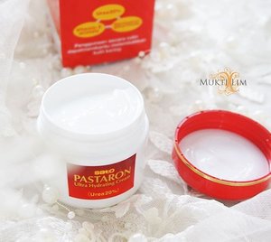 Morniiing...Been testing this #SatoPastaron Ultra Hydrating cream in almost 2 weeks and the result is amazing...you can use it on your elbow, hand, arm , leg , any dry area on your body ... even on your cracked feet...
👉Not for face area
👉It's also safe for your baby's skin

For my impression and review you can read on my blog www.muktilim.com (link is on my bio) .
.
.
.
.
.
.
#beauty #beautyjunkie #blogger #bblogger #beautyblogger #clozette #clozetteid #clozetter #skincare #indonesiabeautyblogger #beautybloggerindonesia #fdbeauty #potd #picoftheday #instadaily #bblog #moisturizer #dryskin #hakubisato  #like #like4like #likeforlike #indobeautygram #productreview