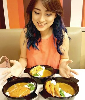 Bosan dengan yg itu-itu aja? Yuk cobain menu baru dari @awrestoranid .. ada cita rasa baru international loh... namanya Japanese Curry Premim Mixbowl.. Ada 3 pilihan yg bisa kalian santap, antara lain: Ayam, Ikan dan Udang.. pengen tau seperti apa bentuk, rasa dan juga harga nya... Yuk mampir ke blog ku di http://bit.ly/2dFhIqo ... .
#awrestaurant #japanessecurry #curry #yummyinmytummy #yummyfood #mixbowl #foodporn #blogger #bloggerindo #indonesiablogger #맛시다 #밥 #먹어 #좋아요 #블로그 #clozetteid