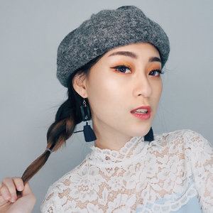 Watch my tutorial using all NEW product from @absolutenewyork_id .. Love their new eyeshadow palette.. pigmented dan warnanya cantik semua.. ..hhmm thinking about making a lil review and swatch for you in IGTV.. What do you think guys?? ...........#koreanmakeup #kbeauty #kmakeup #IndobeautyVlogger #clozetteid #makeuptutorial #tampilcantik #ragamkecantikan #화장품 #코스메틱 #뷰티 #뷰티블로거 #charisceleb #indobeautysquad