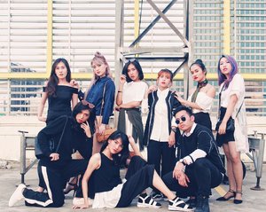 Meet my @berrybenka Group1 Squad for Celebrity Steal Style Look Project..
.
.
Go check my squad look by visit their instagram @fannywijaya @nihoohin @kilakes @marisaadepari @ftrns @itsnaokitty @ghiinaans @prianyogasaputra .. Support us by click the like button.. Thank you so much .. .
.
.
After this i will post my own style.. If you want to know which @berrybenkalabel i used and who Celebrity i steal the look?? Dont forget to stay tune... .
.
.
.
.
.
#bproject2017 #berrybenkalook #bprojectxbblabel #beautynesiamember #clozetteid #beautyblogger #fblogger #blogger #beauty #l4l #bblogger #styleblogger #ulzzang #fashionpeople #vscocam #beautyinfluencer #beautyenthusiast #youtuberindonesian #indonesianfemaleblogger #beautychannelid #ootd #makeupjunkie #블로거 #스트릿스타일 #샐가 #샐피 #패션모델 #뷰티 #bloggerceriaid