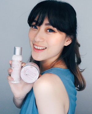 I dont like snow white but i do like white as snow.. .
.
Watch my tutorial how to used this product and how you can get the permanent result in my latest video instagram.. Share some love 💖💖💖
.
.
.
.
.
.
#skincare #skin #beauty #kbeauty #스킨 #스킨케어 #뷰티 #뷰티톡 #beautytalk #skintalk #clozetteid #tampilcantik @sbsin.kr #charisceleb #clozetteid @hicharis_official #ragamkecantikan @charis_official @limitart @powderroom.co.kr #koreanbeauty @tampilcantik @indobeautygram @ragam_kecantikan @getthelookid