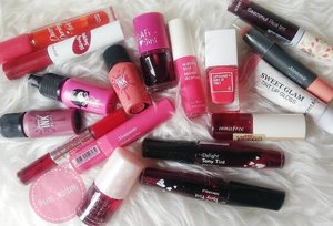 My korean liptint collection..
Sebenernya pengen buat blogpost buat swatch dan review satu2..., tapi apa daya..jangankan makeup buat foto blog, makeup hari2  buat kerja aja dilakuin buru2 sambil lari2..😂😂 #makeup #makeupaddict #makeupjunkie #makeupobsessed #makeupporn #makeupcollection #instamakep #dailymakeup #makeuporganization #blogger #beautyblogger #indonesianbeautyblogger #beauty #instabeauty #koreanmakeuo #koreanliptint #highlighter #bronzer #lipstick #lipstickaddict #lotd #lipstickcollection #motd #makeupoftheday #fotd #makeuplook #makeuplover #makeupmafia #ilovemakeup #clozetteid