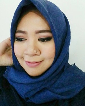 Makeup hari ini edisi idul adha... fotonya noise, cahaya seadanya 😂..anggep aja filter.. 😅

#makeup #makeupaddict #makeupjunkie #makeupobsessed #makeupporn #makeupcollection #instamakep #dailymakeup #makeuporganization #blogger #beautyblogger #indonesianbeautyblogger #beauty #instabeauty #blush #fdbeauty #highlighter #bronzer #lipstick #lipstickaddict #lotd #lipstickcollection #motd #makeupoftheday #fotd #makeuplook #makeuplover #makeupmafia #ilovemakeup #clozetteid