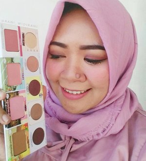 Ada review baru di blog.. In The Balm of Your Hand Volume 2. Palette terbaru dari @thebalm_cosmetics . Palette yang masih gress banget di web-nya thebalm.. 💞💞💞💞💞
Link di bio ya... #makeup #makeupaddict #makeupjunkie #makeupobsessed #makeupporn #makeupcollection #instamakep #dailymakeup #makeuporganization #blogger #beautyblogger #indonesianbeautyblogger #beauty #instabeauty #blush #fdbeauty #highlighter #bronzer #thebalm #thebalmpalette #lotd #lipstickcollection #motd #makeupoftheday #fotd #makeuplook #makeuplover #makeupmafia #ilovemakeup #clozetteid
