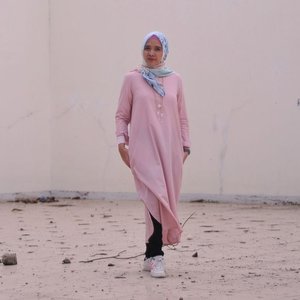 #OOTD

Hijab: @inforiamiranda #riamirandastyle #riamirandaseashore 
Top: Abby Top @kaffahapparel #kaffahapparel 
Pants: forever 21
Shoes: #adidasneo 
Neklace: @popytbynisa

_
📷 by @udjoompong 
_
#clozetteid #rachanlie #bloggerbabesid #IHBlogger #lifestyleblogger