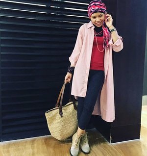 Be creative and you'll be stylish. Pink outer from @houseofardhita that used to be loose top, mixed with skinny pants and girlie boots, I add traditional fabrics from east Indonesia given by @satyawinnie as bracelets and braid ed bags from Jogja. Head scarf found in Bali#OOTD #instafashion #hotd #clozetteID #fashion #style #adorableOOTD
