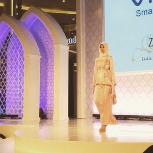 Welcoming Ramadan and the upcoming Eid with the new colllection from Zashi by @zaskiasungkar15 and @shireensungkar .
.
Road to #jfwxvivov5s #clozetteid #lifestyle #fashion #fashionate #instafashion #hijabfashion #instamoment #perfectselfie #instagood #latepost