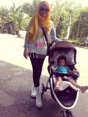 Let the sun shine! -taking my baby to seaworld- #latepost from last sunday ootd