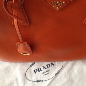 #prada #purse #iphonesia #iphoneasia #bag