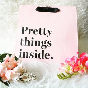 Pretty things inside !
I wonder what the @sociolla team sent me this time 😍💕
🌷🌷🌷🌷🌷
#sociolla #sociollablogger #TTTendorsement #newin #bblogger #instablogger #bloggerindonesia #iglove #beautydiary #beautyhaul #clozetteid