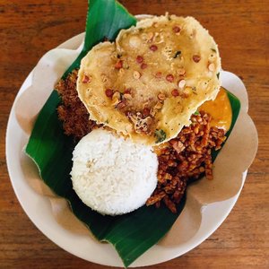 < p e c e l . m a d i u n >...#fooddiary #whatieat #instafood #makanapa #indonesianfood #traditionalfood #foodstagram #foodgram #igdaily #foodphoto #whatsforlunch #clozetteid