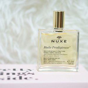 (#ontheblog) | Review on #NUXE Oil Prodigieuse, a multi-usage Dry Oil for your body, face, and hair. Smells oh-so-divine, my current favorite product right now 💛
( Link on bio OR go to http://alturl.com/bw4rf )
.
.
.
#nuxeparis #nuxehuileprodigieuse #dryoil #bodycare #faceoil #beautyreview #bloggerslife #beautyblogger #skincarereview #skincarejunkie #skincarelove #beautydiary #bloggerperempuan #bloggerceriaid #clozetteid