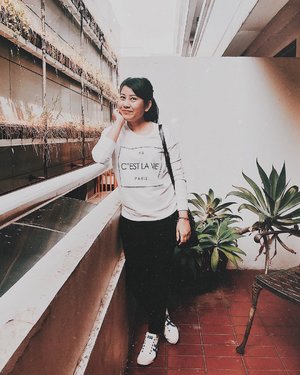 “Life is tough my darling, but so are you”. .
.
.
.
.
.
.
#lookdujour #currentlywearing #ykwears #aboutalook #dailygrind #theeverygirl #verilymoment #clozetteid #petitestyle #theartofslowliving