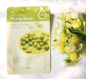 < #blogged > The Face Shop Mung Bean Sheet Mask - For clarifying and purifying pores. I felt a tightening feeling on skin when I put this on, almost like a slight tingling sensation, but only for the first 10 mins. Afterwards it gave a plumped and refreshed look on the skin.🍃🍃🍃🍃🍃🍃🍃#sheetmask #rasianbeauty #kbeauty #asianskincare #skindiary #skincareblogger #beautyroutine #beautybloggerid #clozetteid