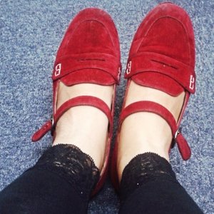 It's DAY 7: #RedFootWear I love this red, suede flatform shoes!#CLEORedConcert #AirAsiaRedConcert #clozetteid