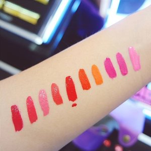 Look at these 10 pretty colors from @vovmakeupid Super Fitting Lipquid 💋 
Right to left: shade 1-10

My favorite is 8 & 10, what's yours?

#newvov2016 #beauty #clozetteid #beautyblogger #beautybloggerid #indonesianbeautyblogger #lipquid #lips #korean