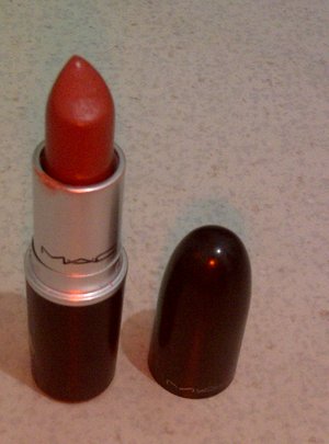My another HG lipstick "Mac satin Mocha A52".  so light and also very creamy and easy to put on and fix.