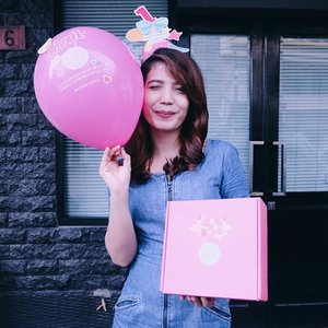 Give your best congrats because it's @altheakorea birthday! HAPPY BIRTHDAY TO MY FAV KOREAN BEAUTY STUFF ECOMMERCE 🎉 Keep pretty, pinky, and and affordable. 😍😘 Anw, have anyone curious with my pinky box inside? 😃#altheaturns1 #althea #altheaid #altheakorea #clozetteid
