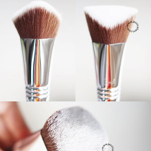 [SWIPE LEFT] Look at that!
Super fluffy and soft but dense makeup brush ever! Been years using @sigmabeauty brush and they never ever let me down. Truly THE BEST BRUSH EVER!
.
@sigmabeauty just released their newest brush, dimensional brush volume one and two. They have unique shape like no other brushes ever before
.
#dimensionalbrushes vol 1:
.
• 3DHD Max Kabuki
I have smaller version but this one is much better. Bigger and reach every edges of my face. I can finish my makeup in no time with sheerer finish (my kind of everyday look)
.
• F83 Curved Kabuki
(Swipe right)
This is perfect for foundation, contour or blush. The curvy shape is made into hollow of cheek or along jawline. Super multifunction. It has the perfect shape and angle, makes my life easier
.
#sigmabeauty #sigmabrush #sigmabrushes #makeup #makeupbrush #clozetteid #thebestbrush #sigma #foundationbrush #blushbrush #contourbrush #beauty #beautyblogger #freeshipping