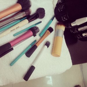 Day 6: brushes #latepost #lategram #30dayschallenge #beautychallenge #brushes #beauty #makeup #makeuptool #tagsforlike #like #love