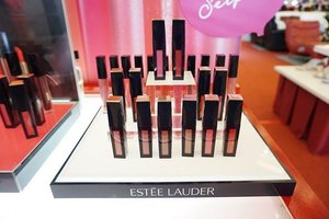 Loooooovveeeee these lip Potion from @esteelauder #ClozetteID #EsteeLauderxCarnellin #esteelauder #lippartyid #lippotion #Envy #liquidlipstick