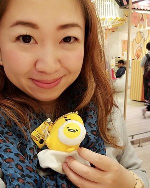Hahahhaa this is just to cute!! Tagging @cleae wish u were here.

#clozette #clozetteid #travel #gudetama #hongkong #winter #holiday