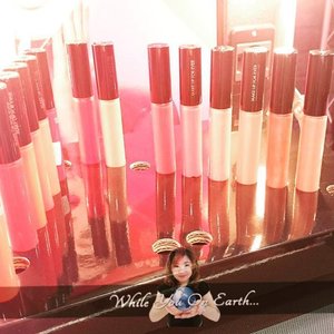 @makeupforeverid Artist Plexi-Gloss in 35 shades that comes in a power punch colors.

http://whileyouonearth.blogspot.com/2015/08/make-up-for-ever-new-artist-plexi-gloss.html

#beauty #blogger #clozetteid #plexigloss #mufe #makeupforever #makeupforeverid #Lipgloss #pigmented