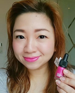 Loving my new lipstick from @lushcosmetics 
It's pink, it's super bright, and has that irresistible glow that is hard to beat. The feeling also Ultra light, definitely one of my favorite for being like second skin or like wearing none that packed with pigments.

#lushcosmetics #vegan #cosmetic #lipstick #fuchsia #pink #bright #clozetteid #beautyblogger #beautybloggerindonesia