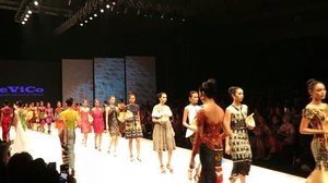 At Indonesia Fashion Week, this is "Touch of NTT"
With @clozetteid
#fashion #bloggerindonesia #blogger #clothes #clozetteid #blog