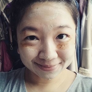 It's Fri-yaayy, it means getting your skin ready for the weekend!! Using BrightMud and PowerMud by @glamglow_ind @glamglowmud 
#clozetteid #Beautyblogger #glamglow #PowerMud #BrightMud #masking #mask #skincare #cleansing