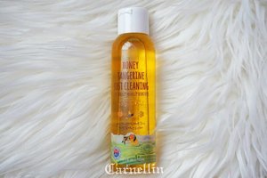 A magic cleanser that cleans any super duper waterproof makeup. And yes, that includes your hardcore matte liquid lips in a simple swipe.Full review here:http://whileyouonearth.blogspot.com/2018/05/miniso-honey-tangerine-fast-cleaning.htmlAnd oh, the scent! It's citrusey goood.#miniso #cleanser #oilcleanser #Clozetteid #beautyblogger #blogger #Japan #review #blogger #love #tangerine #new #cleanskin #motd #lotd #potd #ootd #styleoftheday #musttry