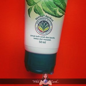 A gentle scrub yet effective from Himalaya Herbals http://www.whileyouonearth.blogspot.com/2014/12/himalaya-herbals-purifying-neem-scrub.html #id #idblogger #idbblogger #beauty #beautyblogger #bblog #bbloggerid #bblogger #instadaily #instabeauty #clozetteID #himalayaherbals #scrub #neem #herbal #herbs #green #skin #beautyproducts