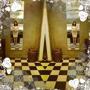 #ootd during #beautyblogger #gathering with @utamaspice
At Cafe Bali #seminyak
#mirrorphoto made by @loloapps

#bali #lotd #bblogger #indobeautyblogger #idbblogger #igers #ig #instabeauty #instadaily #rustic #clozetteid #id #idblog #idbblogger